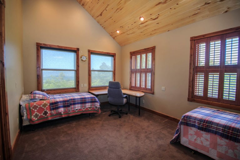 401 Soaring Eagle Ct, Pagosa Springs, Colorado - Bedroom