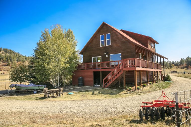 904 Capitan Ranch, Pagosa Springs, Colorado - Front of the House