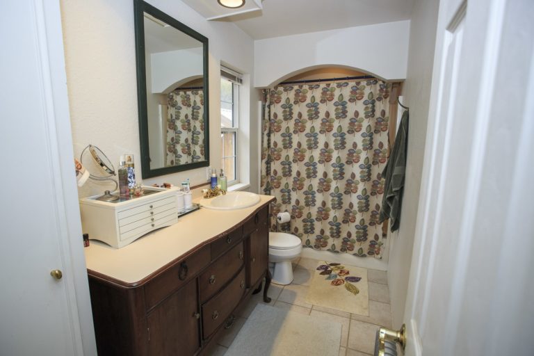 995 Oak Dr, Pagosa Springs, Colorado - Bathroom