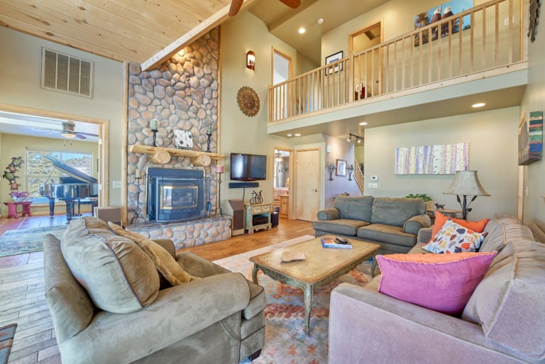 15 Shore Ct, Pagosa Springs, Colorado - Living Room